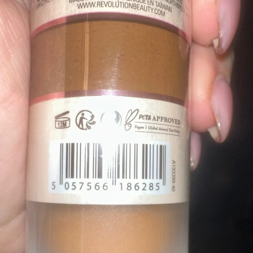 Makeup Revolution IRL Filter Longwear Foundation –‎ Shade F13.7 (23ml)
